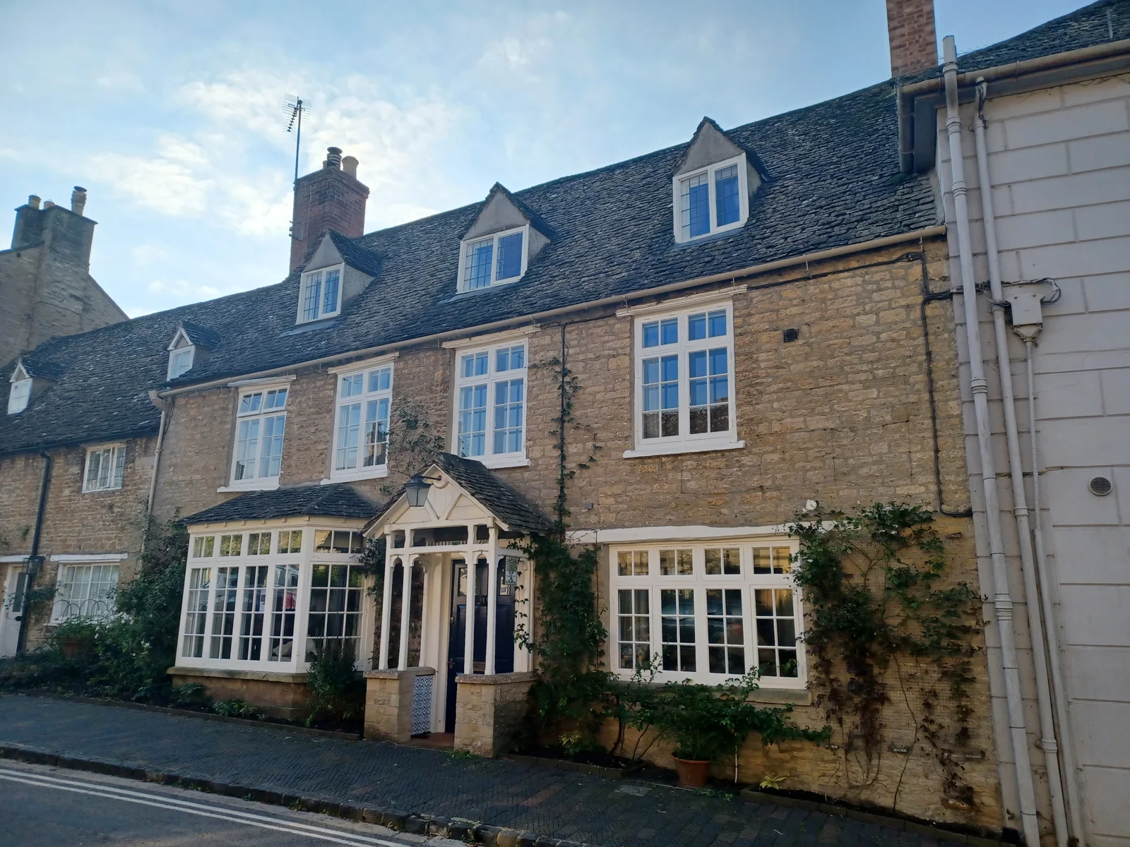 Royal Oak Cottage on Church Street in Charlbury